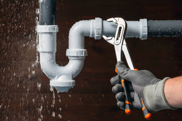 Professional Water Heater Repair technician working in Crane, TX